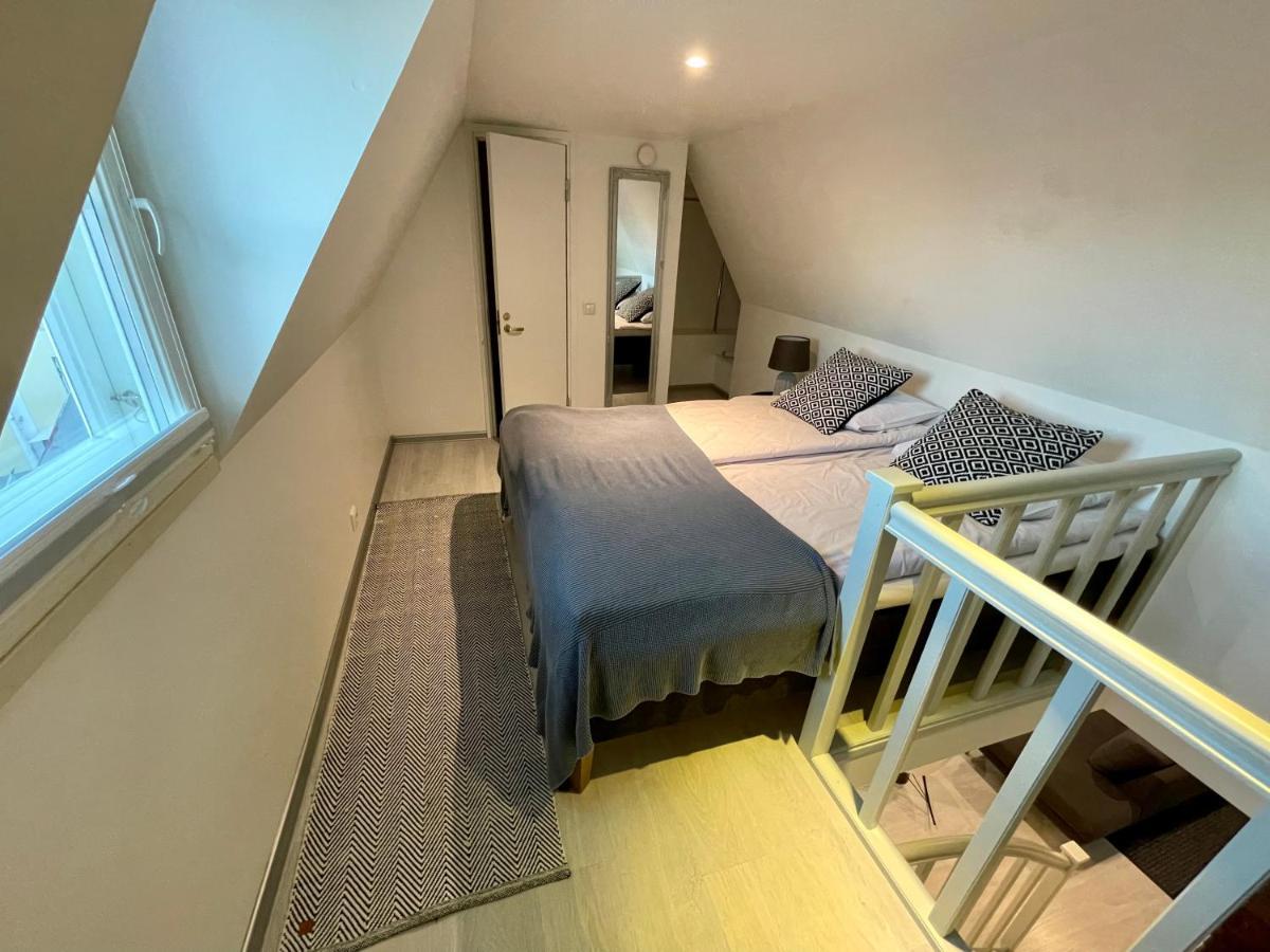 Luxury Penthouse With Terrace & Sauna In Old Town Tallinn Exterior photo