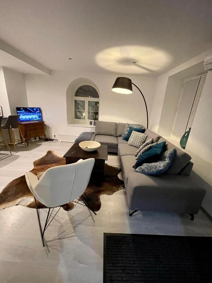 Luxury Penthouse With Terrace & Sauna In Old Town Tallinn Exterior photo