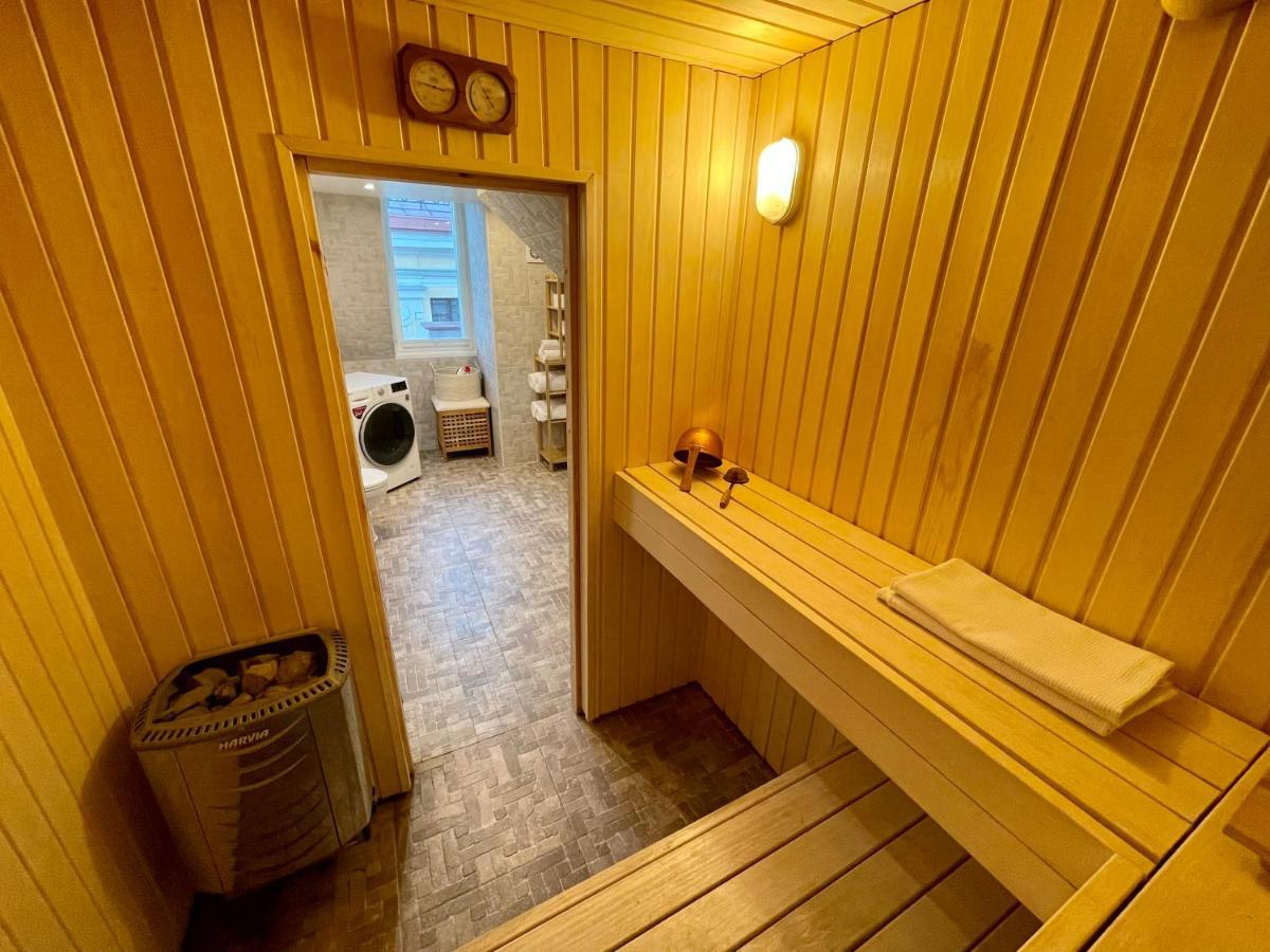 Luxury Penthouse With Terrace & Sauna In Old Town Tallinn Exterior photo