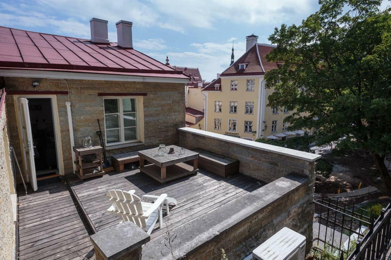 Luxury Penthouse With Terrace & Sauna In Old Town Tallinn Exterior photo