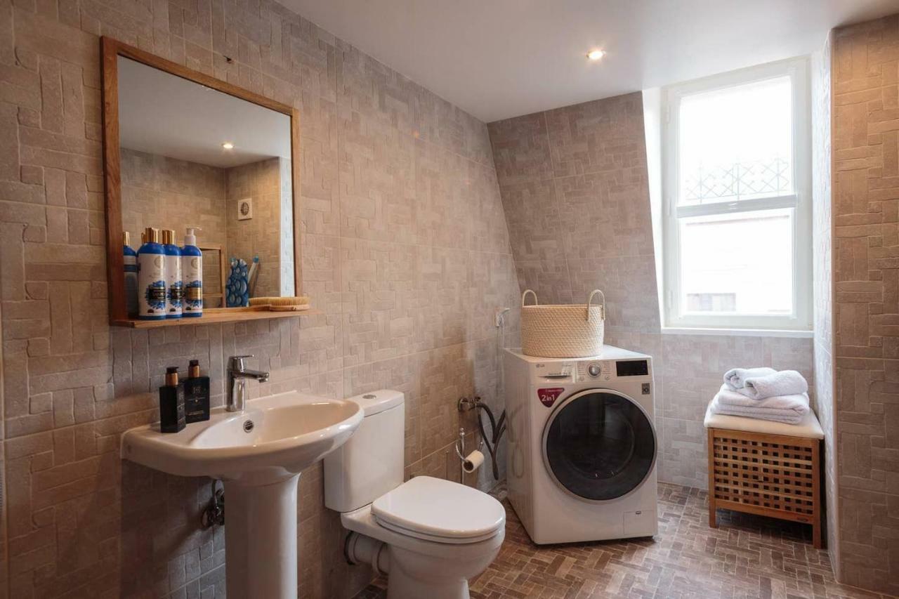 Luxury Penthouse With Terrace & Sauna In Old Town Tallinn Exterior photo